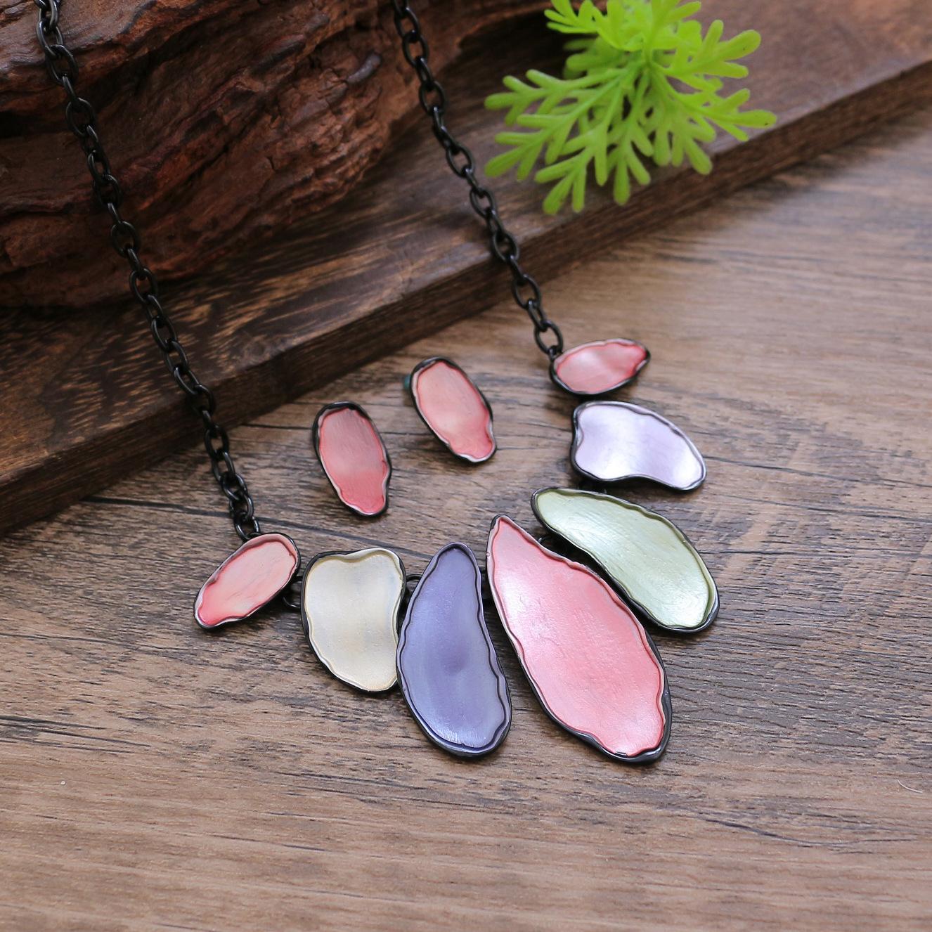 Новый эмалевый цвет овальный серьги-гвоздики ожерелье набор, женский преувеличенный геометрический круглый серьги-гвоздики ожерелье набор
Новый эмалевый цвет овальный серьги-гвоздики ожерелье набор, женский преувеличенный геометрический круглый серьги-гвоздики ожерелье набор