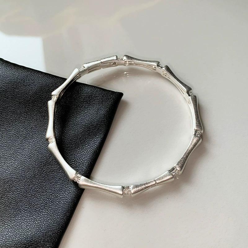 Ancient brushed metal silver retro bamboo diamond bracelet women s high-end light luxury niche exquisite high-end jewelry
Ancient brushed metal silver retro bamboo diamond bracelet women s high-end light luxury niche exquisite high-end jewelry