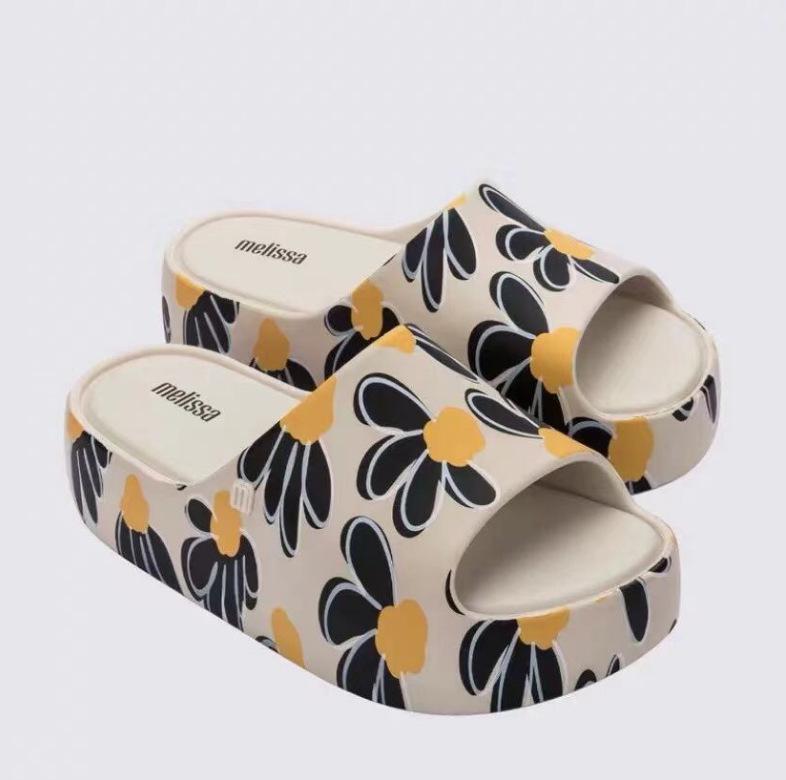 Brazil Melissa 2026 Women s Thick Sole Casual Sandals with Wide Straps US 5 (EU 35/36)
Brazil Melissa 2026 Women s Thick Sole Casual Sandals with Wide Straps US 5 (EU 35/36)