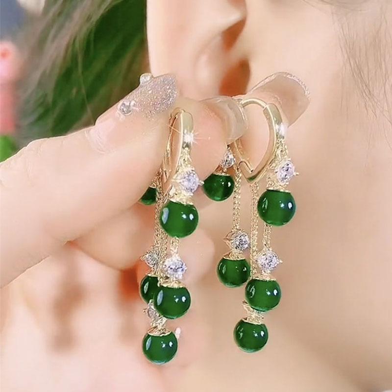 Изумрудные серьги-каффы с кисточками «Кошачий глаз»: Трендовые серьги инфлюенсера 925 Silver Needle
Изумрудные серьги-каффы с кисточками «Кошачий глаз»: Трендовые серьги инфлюенсера 925 Silver Needle