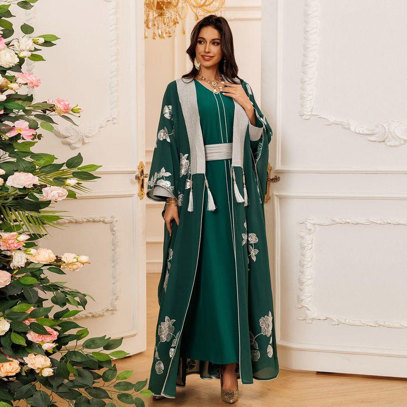 Indonesia Middle East Hot Drilling Embroidered Tassel Cardigan Base Skirt Dubai Robe Formal Dress Plus size Long dress Set Dress Green S
Indonesia Middle East Hot Drilling Embroidered Tassel Cardigan Base Skirt Dubai Robe Formal Dress Plus size Long dress Set Dress Green S