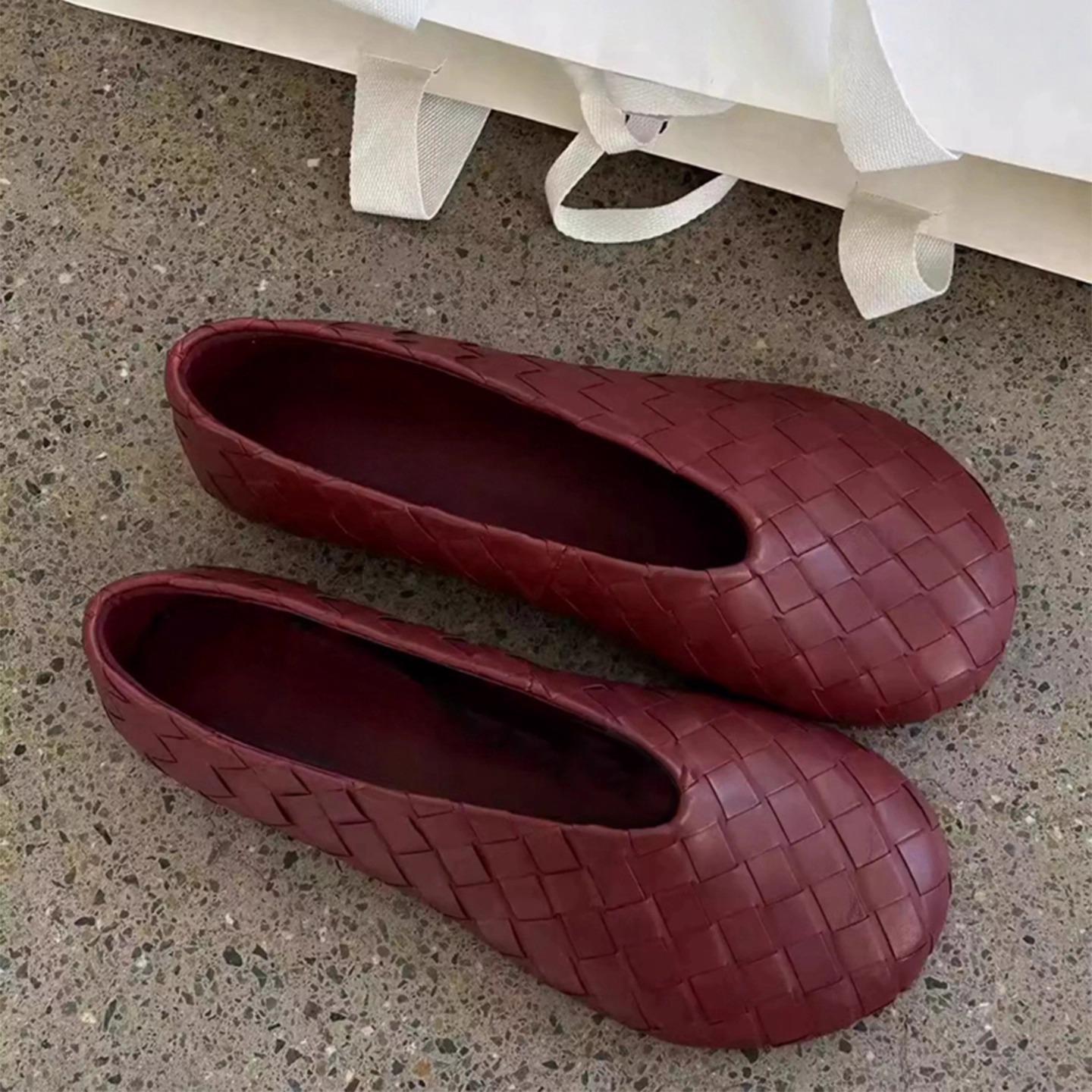Cowhide version~ Retro leather flat-soled woven single shoes for women s commuting comfort, shallow mouth soft-soled Mary Jane ballet shoes 35
Cowhide version~ Retro leather flat-soled woven single shoes for women s commuting comfort, shallow mouth soft-soled Mary Jane ballet shoes 35