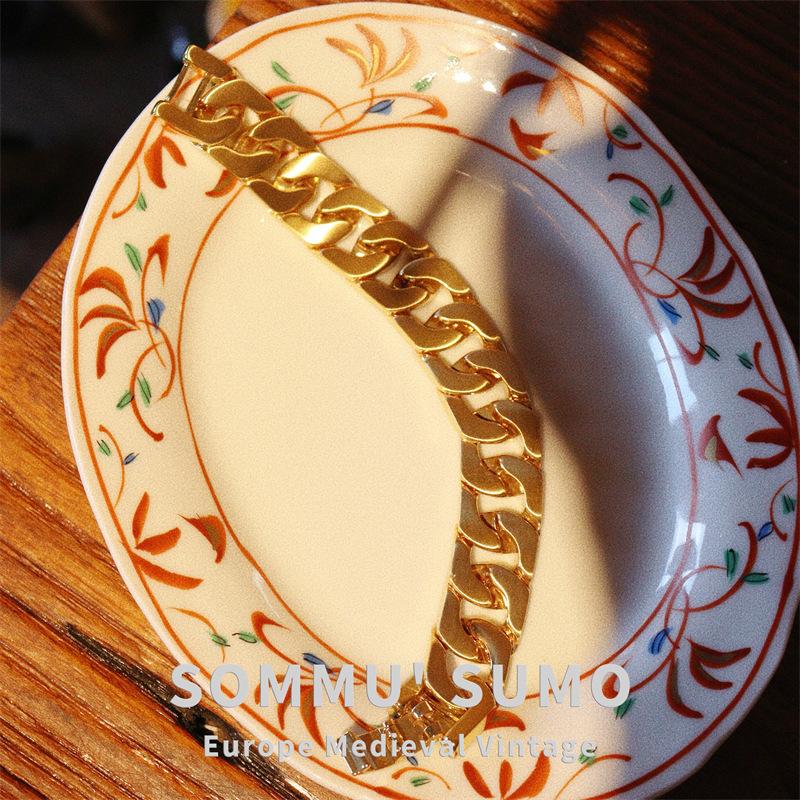 Pure brass Cuban chain filigree craft bracelet versatile glossy gold-plated new bracelet
Pure brass Cuban chain filigree craft bracelet versatile glossy gold-plated new bracelet