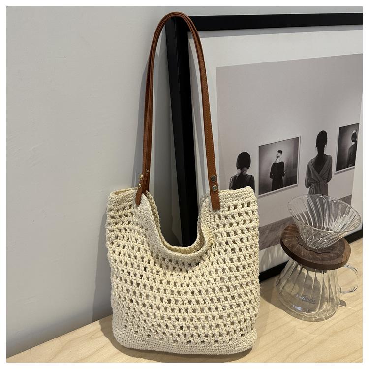 Летняя новая изысканная сумка-ведро женская большой вместимости летняя повседневная универсальная плетеная диагональная сумка через плечо белый
Летняя новая изысканная сумка-ведро женская большой вместимости летняя повседневная универсальная плетеная диагональная сумка через плечо белый