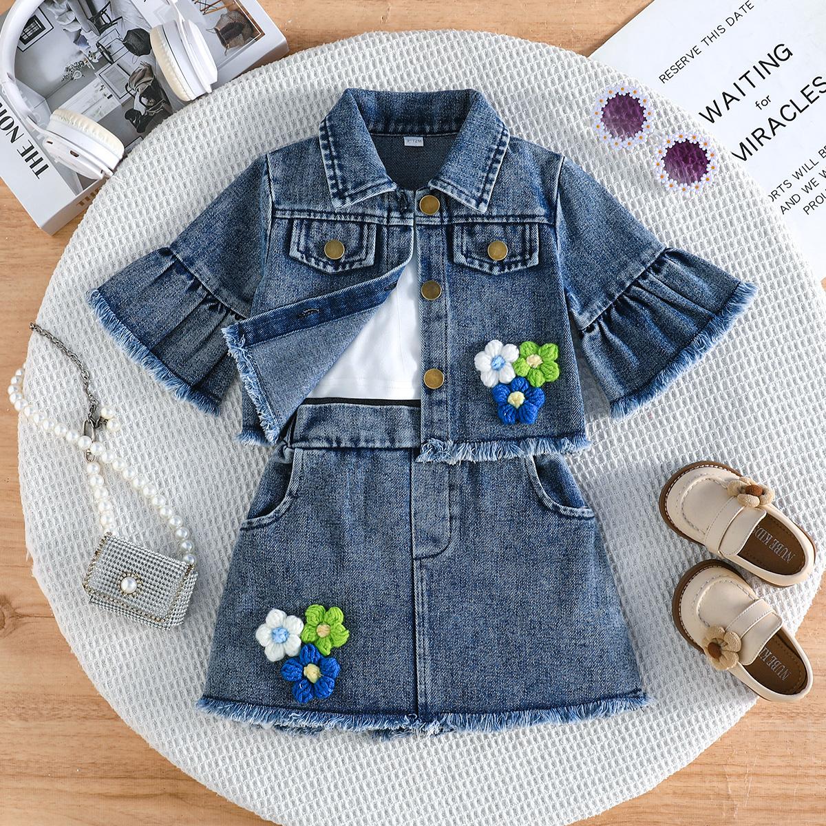 Toddler 3PCS Denim Outfit, Floral Decorated Flare Sleeve Jacket, Tank Top and Skirt 2-3Y пейна сірий колір
Toddler 3PCS Denim Outfit, Floral Decorated Flare Sleeve Jacket, Tank Top and Skirt 2-3Y пейна сірий колір