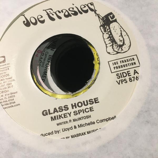 7inch Record MIKEY SPICE - Glass House VPS8769 Joe Frasier 2002 US Reggae, Ska & Dub Used
7inch Record MIKEY SPICE - Glass House VPS8769 Joe Frasier 2002 US Reggae, Ska & Dub Used