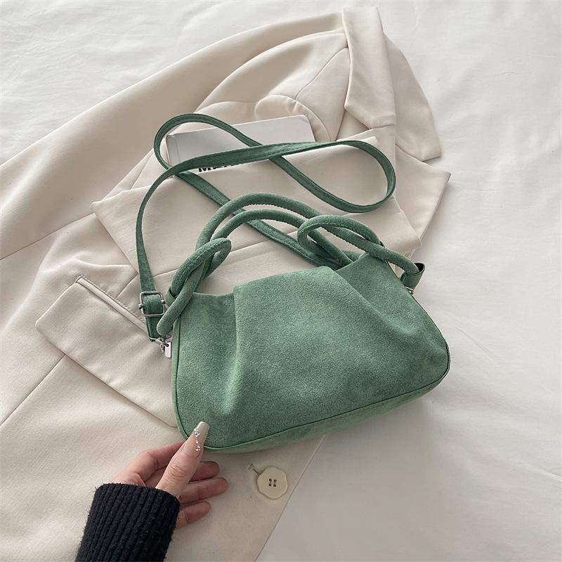 Fashion Deerskin Fleece Frosted Folds Portable Cloud Bag Women s Simple Crossbody Fleece Leather Dumpling Bag
Fashion Deerskin Fleece Frosted Folds Portable Cloud Bag Women s Simple Crossbody Fleece Leather Dumpling Bag