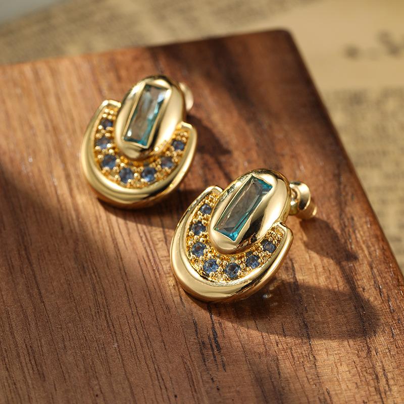 SUYU Новый Дизайн Тренд Стиль Персонализированные Медные Серьги Для Женщин Легкая Роскошь Мода Элегантные Серьги с Микро-Вставками из Циркона золотистый
SUYU Новый Дизайн Тренд Стиль Персонализированные Медные Серьги Для Женщин Легкая Роскошь Мода Элегантные Серьги с Микро-Вставками из Циркона золотистый