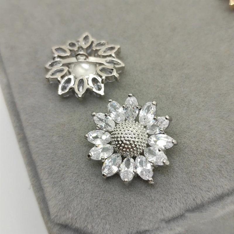 5pcs Luxurious Sunflower Cubic Zircon Buttons for Shirt Decorative CZ Sewing Buttons for Cashmere Knit Cardigan 30L 19.0 MM срібний
5pcs Luxurious Sunflower Cubic Zircon Buttons for Shirt Decorative CZ Sewing Buttons for Cashmere Knit Cardigan 30L 19.0 MM срібний