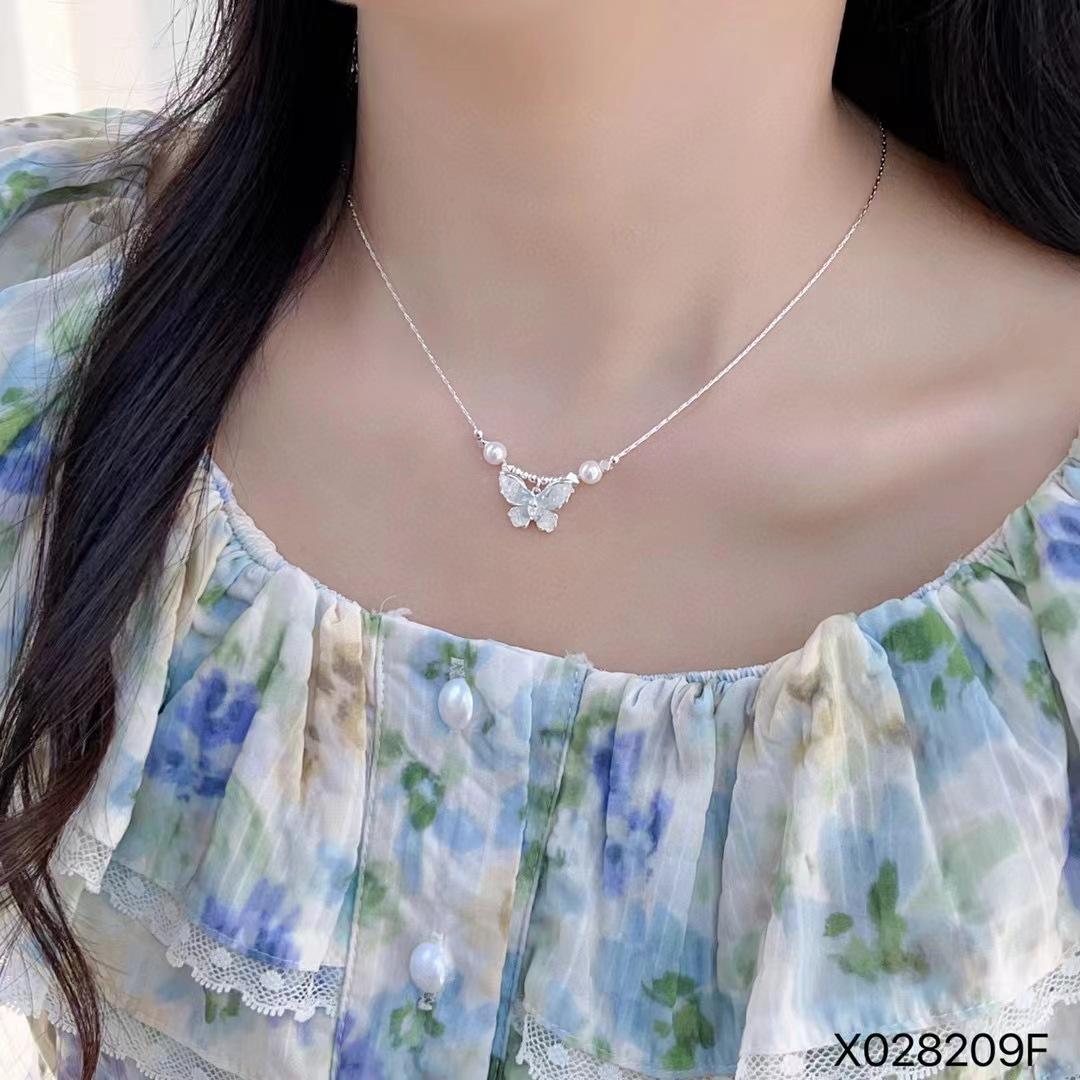 Pearl crystal butterfly pendant necklace small fresh simple fashion collarbone chain temperament versatile high sense jewelry women
Pearl crystal butterfly pendant necklace small fresh simple fashion collarbone chain temperament versatile high sense jewelry women
