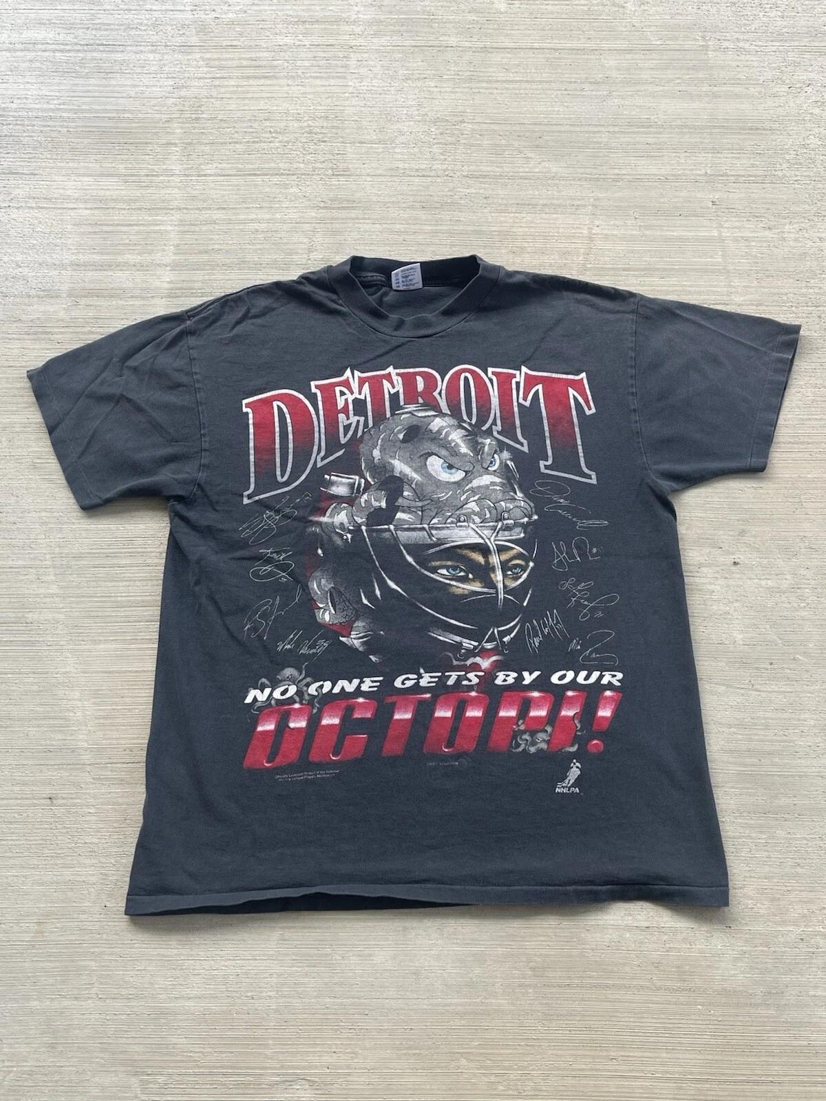 Vintage 90s Detroit Octopi NHLPA Hockey Shirt Men s Size Large Single Stitch XL
Vintage 90s Detroit Octopi NHLPA Hockey Shirt Men s Size Large Single Stitch XL