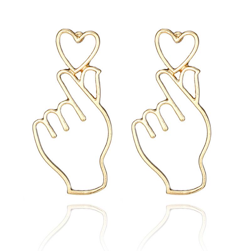 Korean New Fashion Trends Creative Love Earrings For Women Zircon Personality Simple Heart-shaped Stud Earrings brincos Gifts
Korean New Fashion Trends Creative Love Earrings For Women Zircon Personality Simple Heart-shaped Stud Earrings brincos Gifts