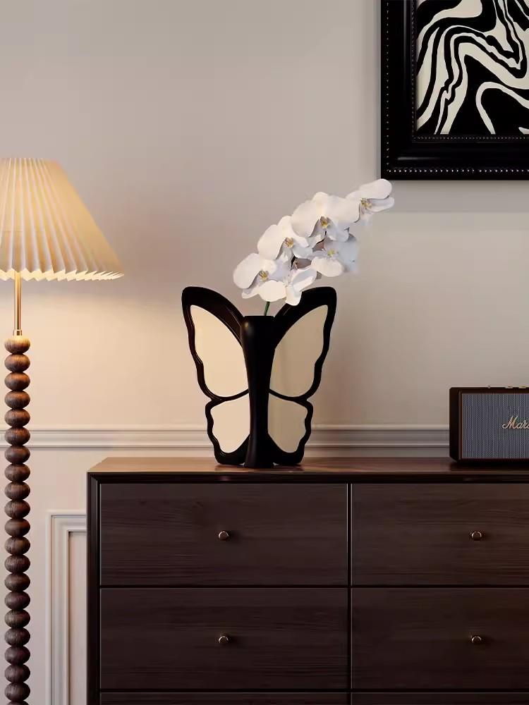 2024 Luxury and luxurious butterfly vase decorations, living room foyer cabinet tabletop decoration, French retro decorations белый
2024 Luxury and luxurious butterfly vase decorations, living room foyer cabinet tabletop decoration, French retro decorations белый