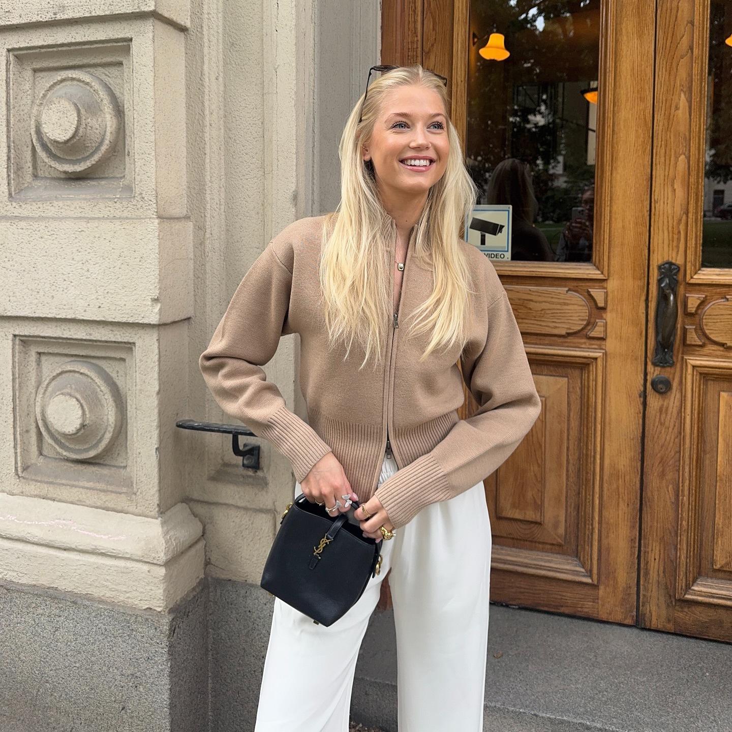 Женский вязаный кардиган на молнии с двумя бегунками и воротником-стойкой, 2025 Medium хаки
Женский вязаный кардиган на молнии с двумя бегунками и воротником-стойкой, 2025 Medium хаки