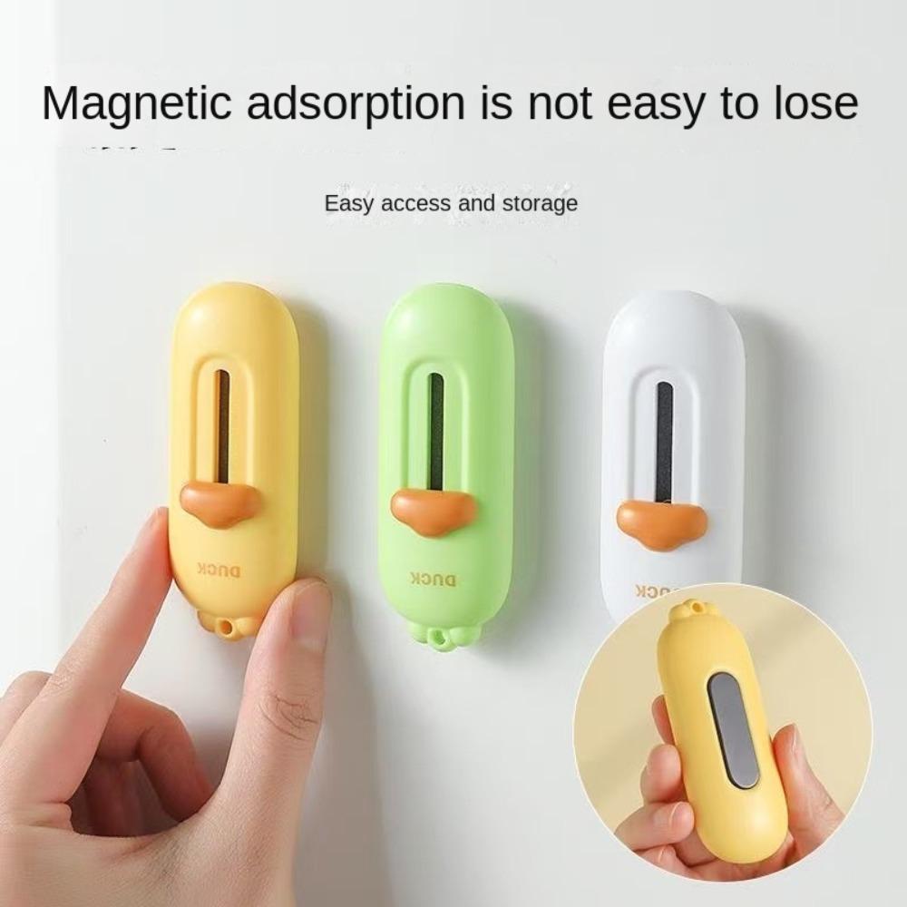 Magnetic Mini Box Cutter Portable Utility Cutter New Paper Cutter School Office Supplies білий
Magnetic Mini Box Cutter Portable Utility Cutter New Paper Cutter School Office Supplies білий