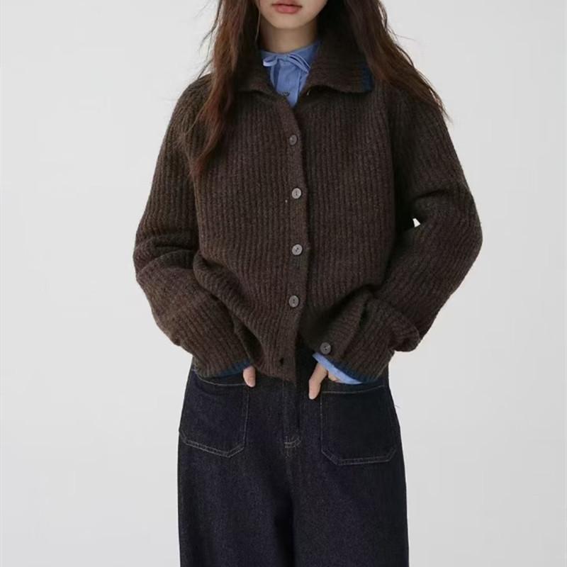 Женский свитер-куртка с высоким воротником 2025 Осень-Зима Новинка Простой Дизайн Чувство Лацкан Свободный Повседневный Свитер Кардиган Женский One Size коричневый
Женский свитер-куртка с высоким воротником 2025 Осень-Зима Новинка Простой Дизайн Чувство Лацкан Свободный Повседневный Свитер Кардиган Женский One Size коричневый