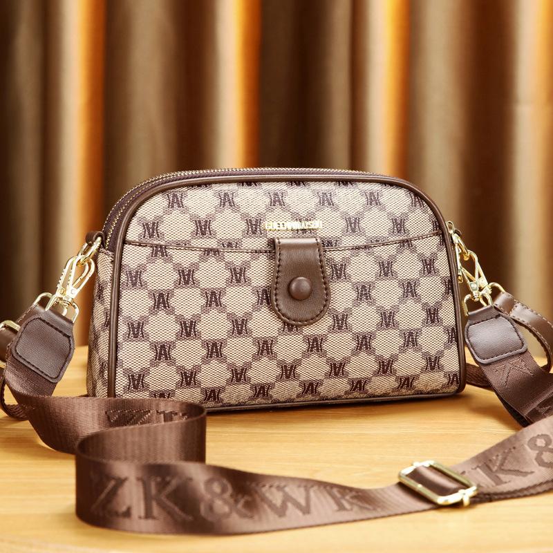 Bag Women s 2025 New Simple Pu Small Square Bag Versatile Shoulder Crossbody Shell Bag Premium Women s Bag Tide кавовий
Bag Women s 2025 New Simple Pu Small Square Bag Versatile Shoulder Crossbody Shell Bag Premium Women s Bag Tide кавовий