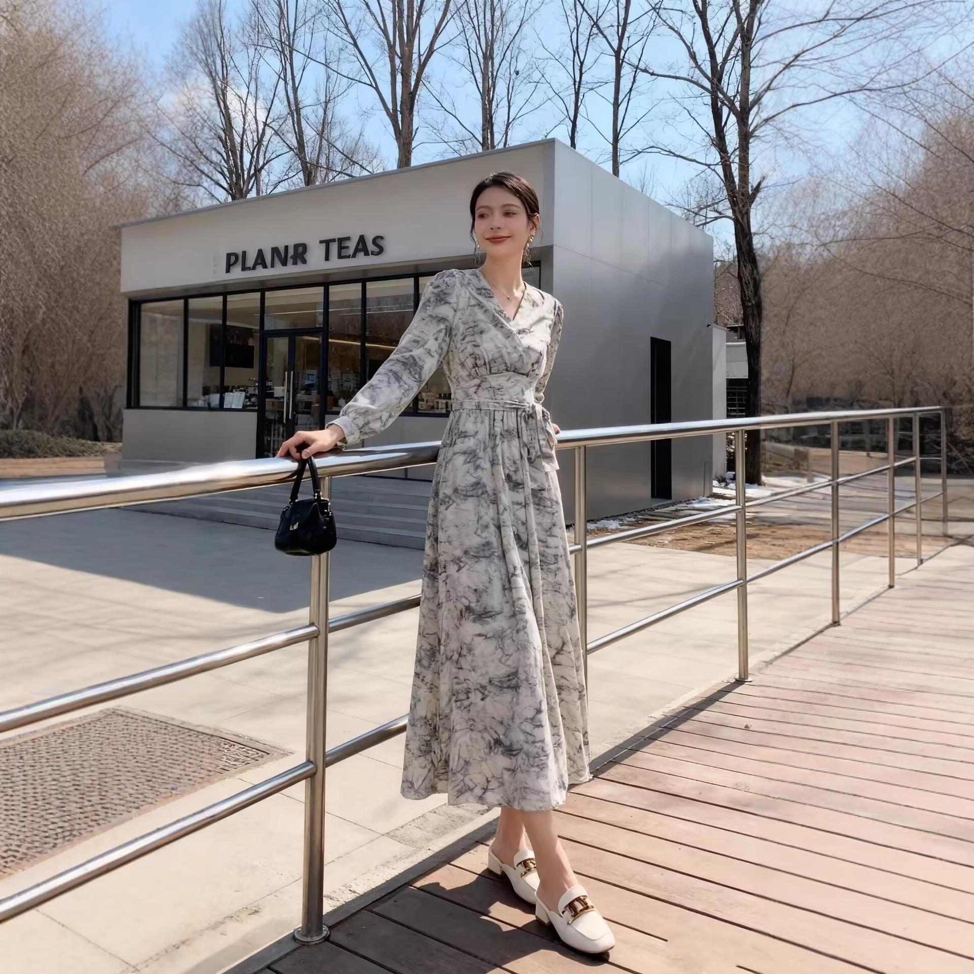 Korean Style Floral Chiffon Long Sleeve Dress - Bohemian Spring/Summer Fashion XL
Korean Style Floral Chiffon Long Sleeve Dress - Bohemian Spring/Summer Fashion XL