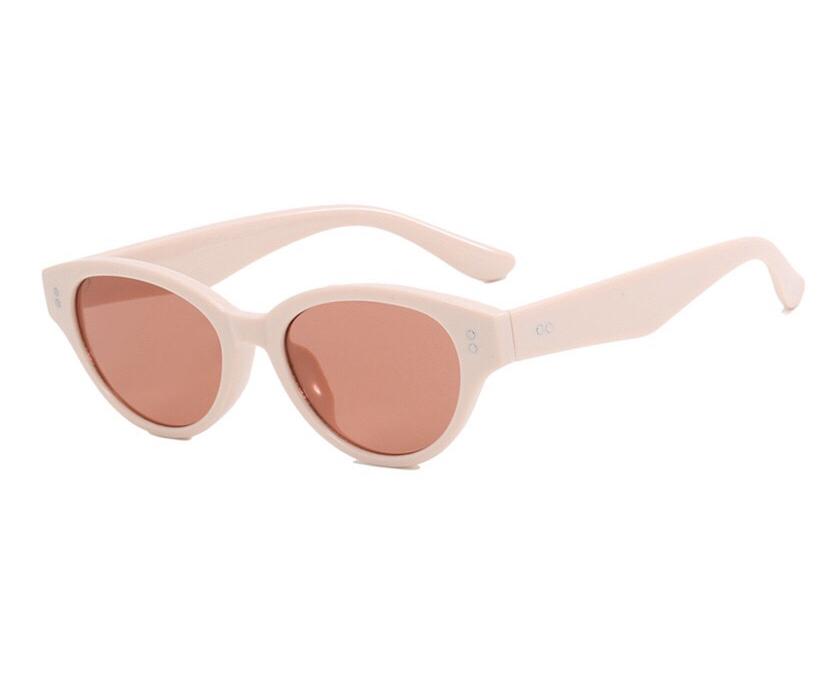Vintage Vintage Style For Women Sun Glass Cat Eye Shape Rivets Decoration Sun Glasses for For Men High Quality Party Sun Glasses
Vintage Vintage Style For Women Sun Glass Cat Eye Shape Rivets Decoration Sun Glasses for For Men High Quality Party Sun Glasses
