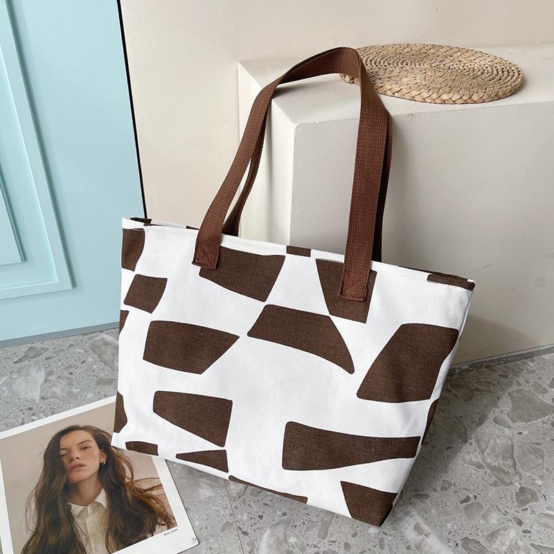 New shoulder handheld canvas bag tote bag women s backpack large capacity trendy shopping travel bag small fresh темно-коричневого
New shoulder handheld canvas bag tote bag women s backpack large capacity trendy shopping travel bag small fresh темно-коричневого