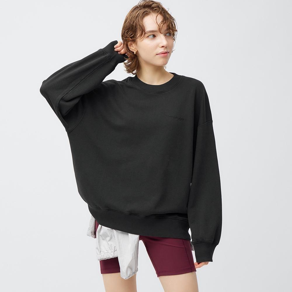 Пуловер с вытертым логотипом GU и длинными рукавами +E
Пуловер с вытертым логотипом GU и длинными рукавами +E