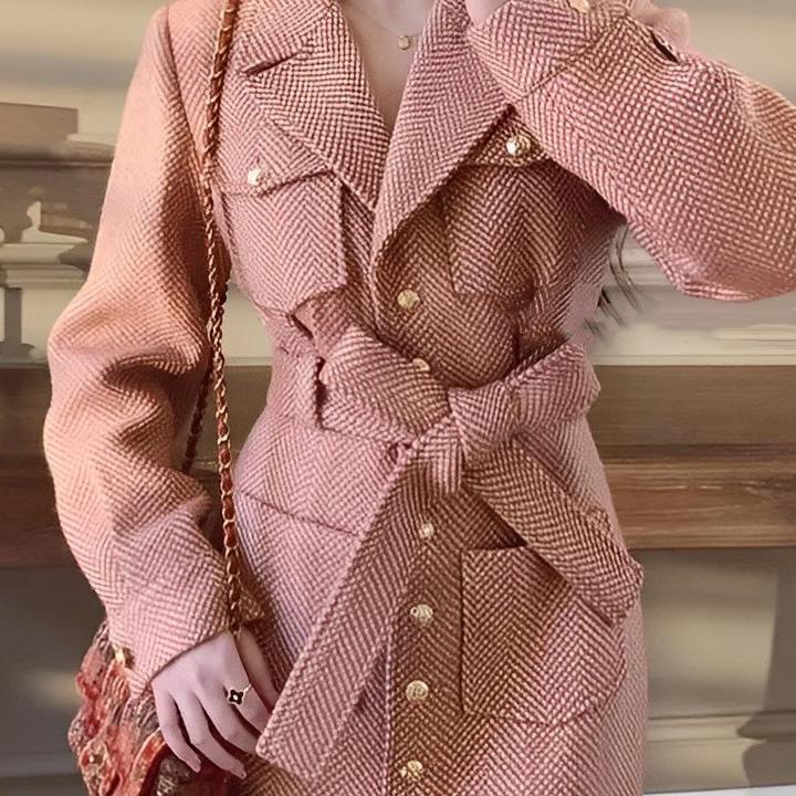 Autumn and Winter Luxury Rich Family Qianjin Xiaoxiangfeng Mid Length Thickened Pink Plaid Woolen Coat Cashmere Coat
Autumn and Winter Luxury Rich Family Qianjin Xiaoxiangfeng Mid Length Thickened Pink Plaid Woolen Coat Cashmere Coat