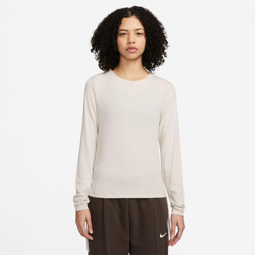 Женский укороченный топ Nike Sportswear Essential в рубчик с длинными рукавами FB8718 104
Женский укороченный топ Nike Sportswear Essential в рубчик с длинными рукавами FB8718 104