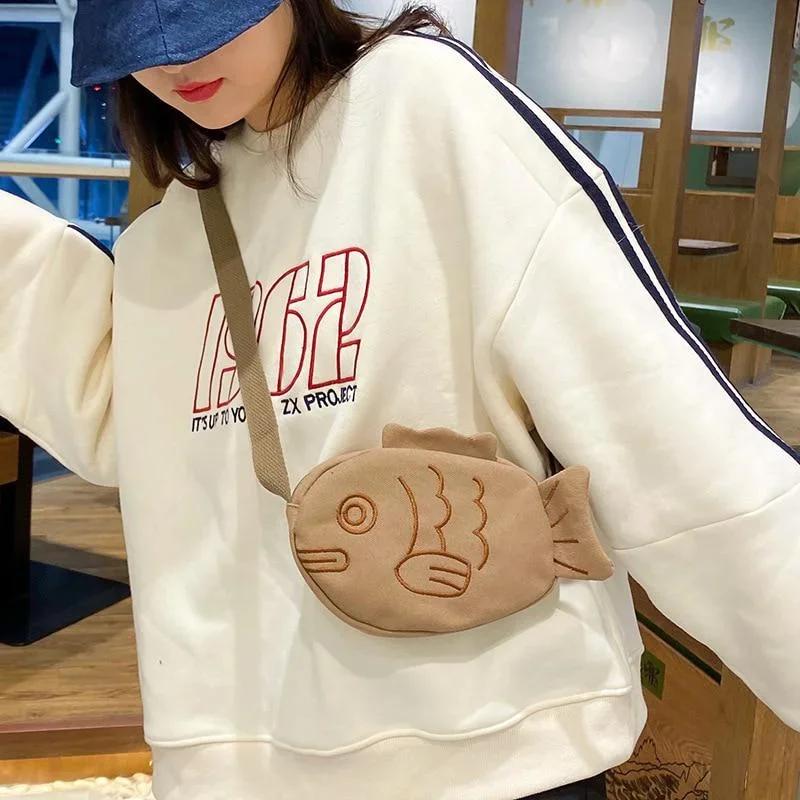 Cute Canvas Messenger Bag Japan Style Embroidery Fish Shape Portable Zippered Small Purses Handbags Mini Crossbody Bag
Cute Canvas Messenger Bag Japan Style Embroidery Fish Shape Portable Zippered Small Purses Handbags Mini Crossbody Bag