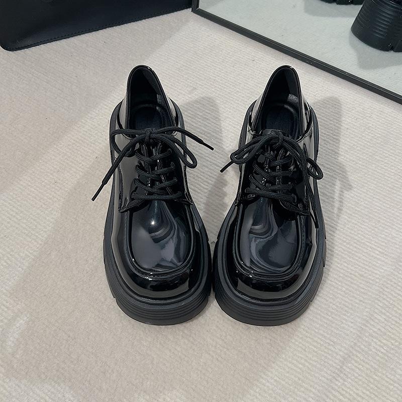 Platform loafers women s 2024 spring and summer new black small leather shoes lace-up two wear British Mary Jane women s shoes 40
Platform loafers women s 2024 spring and summer new black small leather shoes lace-up two wear British Mary Jane women s shoes 40