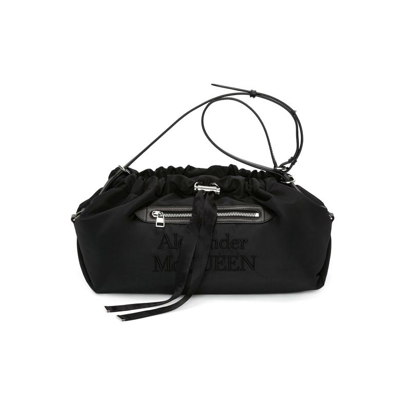 Alexander McQueen The Bundle Medium Shoulder Bag Black Women Bags 669589-16XAC-1000 Basic Set (Bag+Dust Bag)
Alexander McQueen The Bundle Medium Shoulder Bag Black Women Bags 669589-16XAC-1000 Basic Set (Bag+Dust Bag)