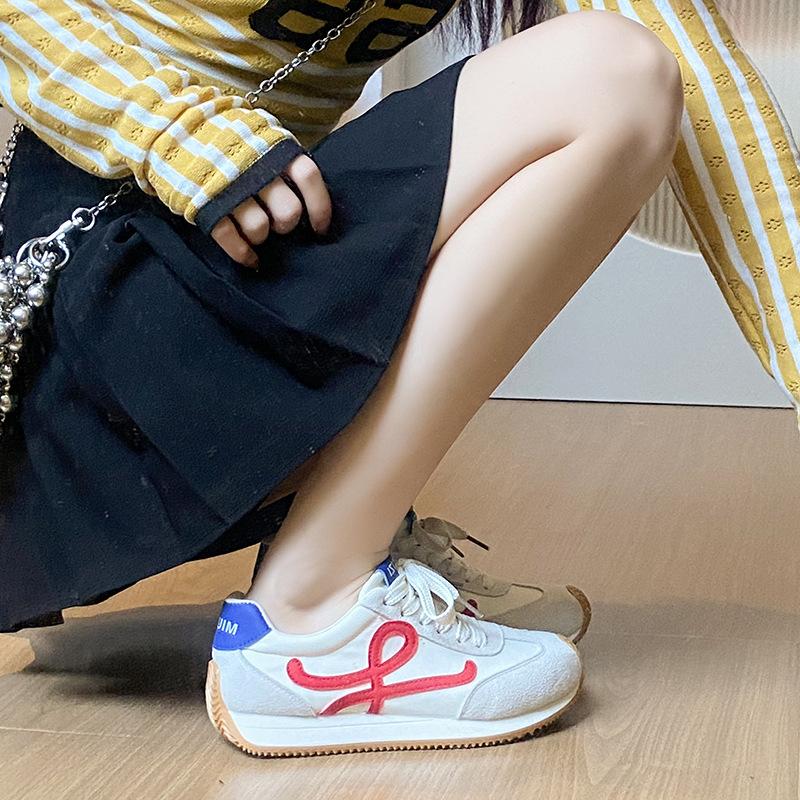 Little white shoes women s spring new female student leisure sports versatile Forrest Gump shoes 40
Little white shoes women s spring new female student leisure sports versatile Forrest Gump shoes 40
