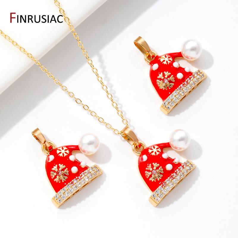 Trendy 18K Gold Plated Brass Zircon Christmas Hat Snowman Pendant Christmas Element Necklace For Women Christmas Party Gift
Trendy 18K Gold Plated Brass Zircon Christmas Hat Snowman Pendant Christmas Element Necklace For Women Christmas Party Gift