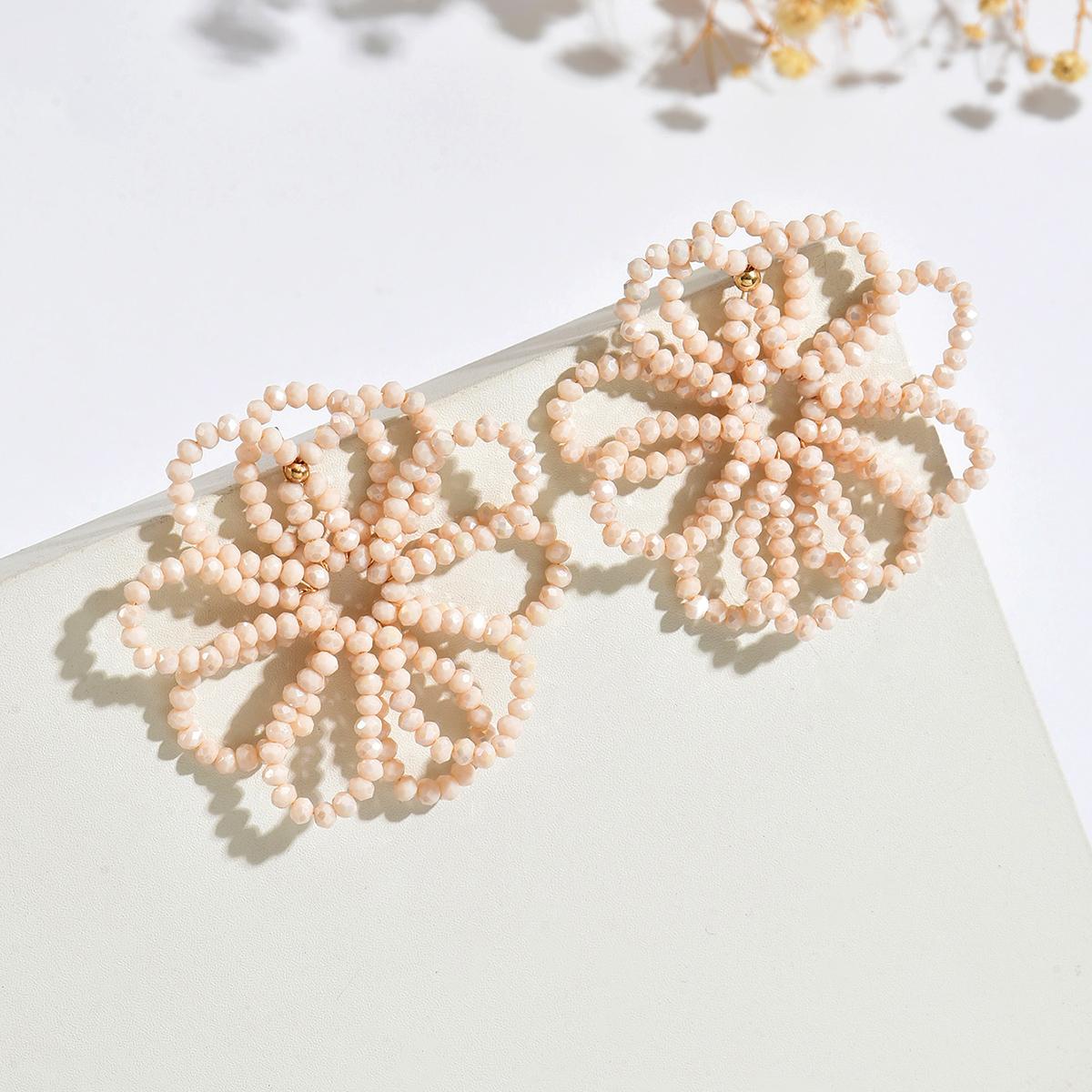Bohemian-inspired asymmetrical beaded openwork floral earrings Vacation vibes Retro elegance Sweet charm шампанського
Bohemian-inspired asymmetrical beaded openwork floral earrings Vacation vibes Retro elegance Sweet charm шампанського