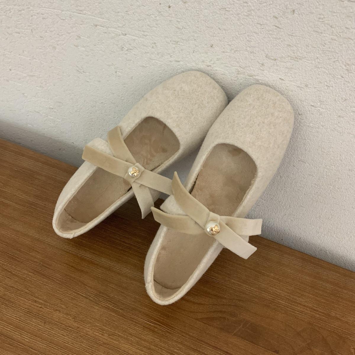 Gentle Mary Jane shoes winter retro inner height increase 4CM bow pearl single shoes women 40 абрикосовый
Gentle Mary Jane shoes winter retro inner height increase 4CM bow pearl single shoes women 40 абрикосовый