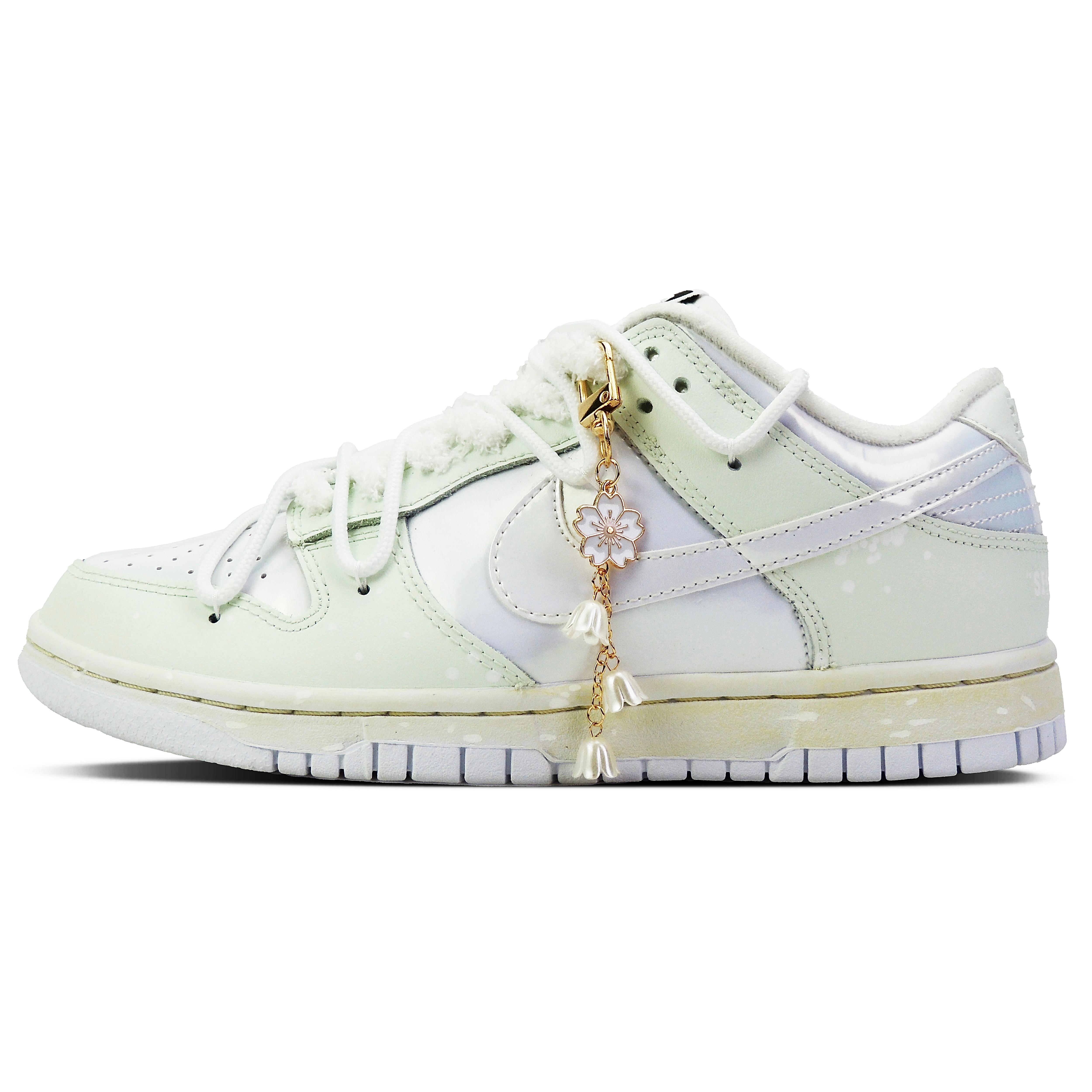 Nike Dunk Green Field Bellflower Low top Skateboard Shoes Women s Ecru FD8683-100(Team128-) 38
Nike Dunk Green Field Bellflower Low top Skateboard Shoes Women s Ecru FD8683-100(Team128-) 38