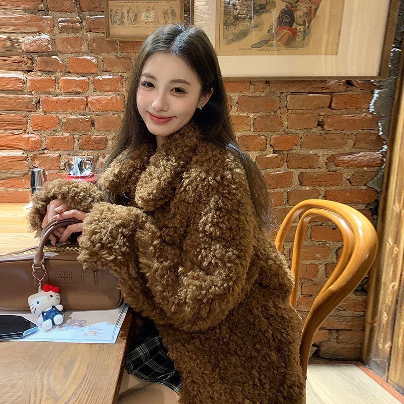 Богатая дочь, маленький мужчина, темперамент, шуба, женский приталенный тонкий верх, зимнее хлопковое пальто S recommends weight 80-50kg
Богатая дочь, маленький мужчина, темперамент, шуба, женский приталенный тонкий верх, зимнее хлопковое пальто S recommends weight 80-50kg