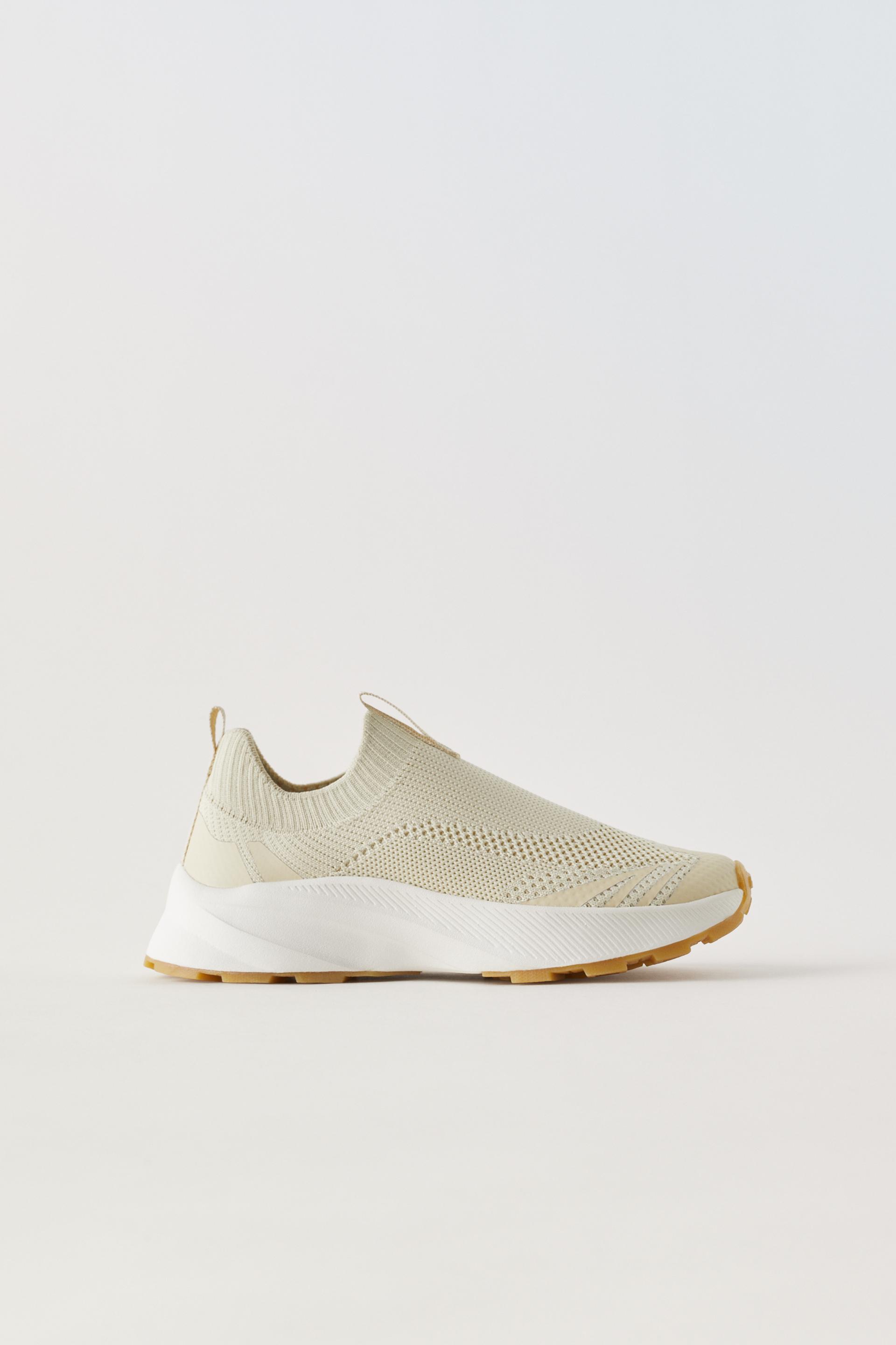 ТРИКОТАЖНЫЕ КРОССОВКИ
ТРИКОТАЖНЫЕ КРОССОВКИ