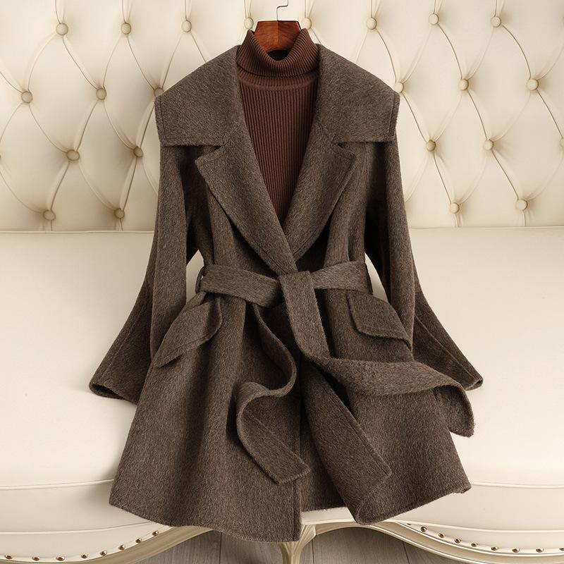 Женское короткое двустороннее флисовое шерстяное пальто на осень и зиму, новое, на шнуровке, с лацканами, тонкое шерстяное пальто One Size
Женское короткое двустороннее флисовое шерстяное пальто на осень и зиму, новое, на шнуровке, с лацканами, тонкое шерстяное пальто One Size