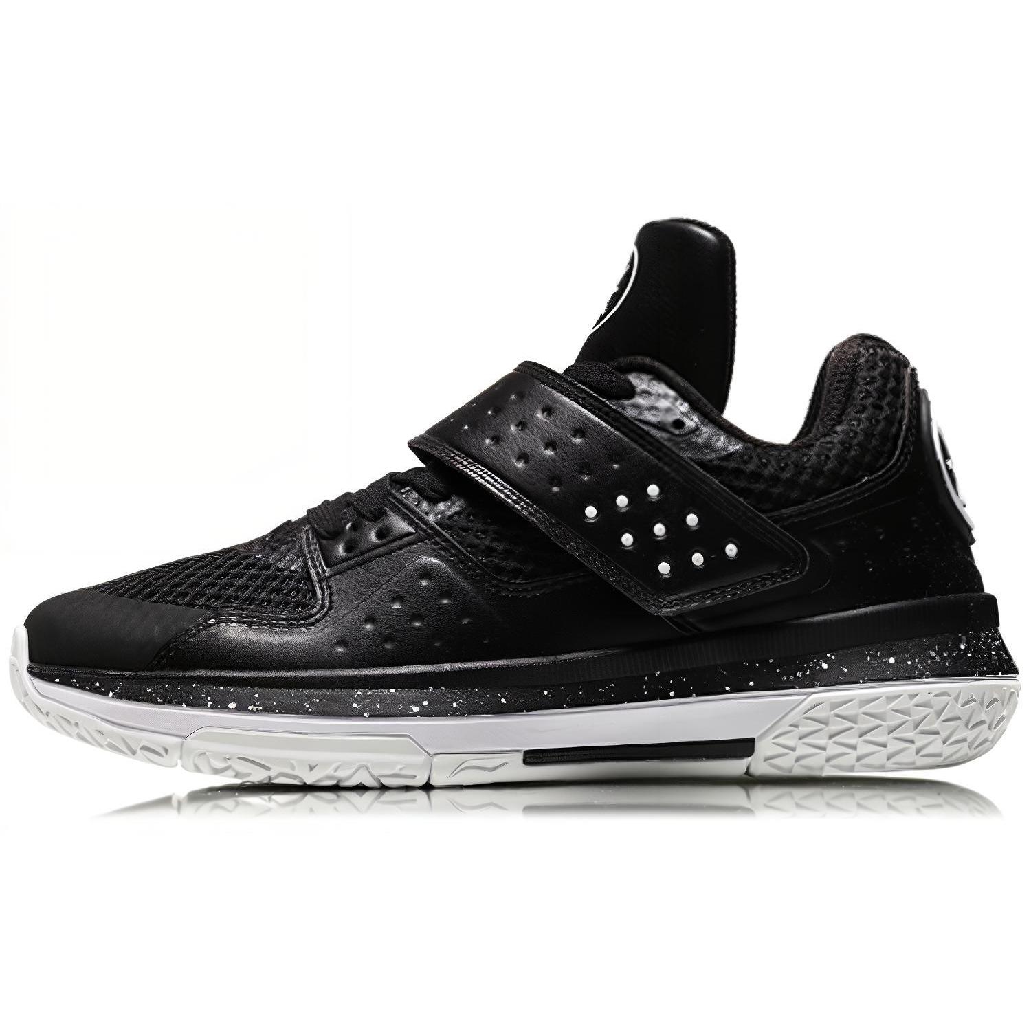 Li Ning Battle Armor Abrasion Resistant Breathable Low top Basketball Shoes Men s Standard Black ABAN059-2 41.5
Li Ning Battle Armor Abrasion Resistant Breathable Low top Basketball Shoes Men s Standard Black ABAN059-2 41.5