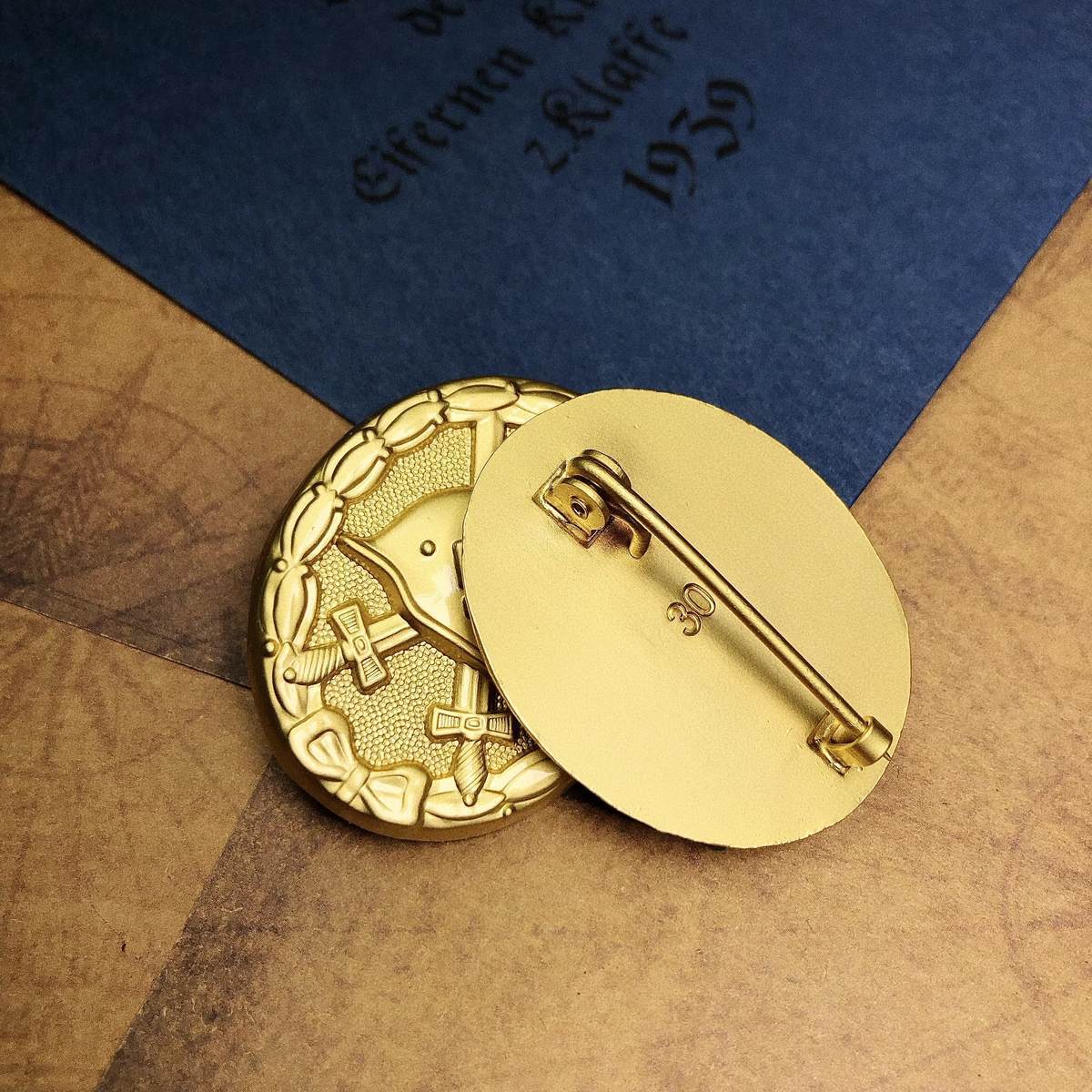 Ретро німецький значок, Кіноаксесуари, Металева брошка, Радянська медаль, Почесний знак, Подарунок для косплею аніме, Різдвяні подарунки, Наповнювачі для панчіх золотий
Ретро німецький значок, Кіноаксесуари, Металева брошка, Радянська медаль, Почесний знак, Подарунок для косплею аніме, Різдвяні подарунки, Наповнювачі для панчіх золотий