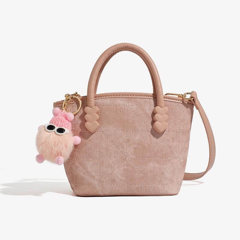 New Spring and Summer Niche Design Small Tote Bag Versatile Popular Bag Women s Crossbody Fashionable Diamond Handbag
New Spring and Summer Niche Design Small Tote Bag Versatile Popular Bag Women s Crossbody Fashionable Diamond Handbag