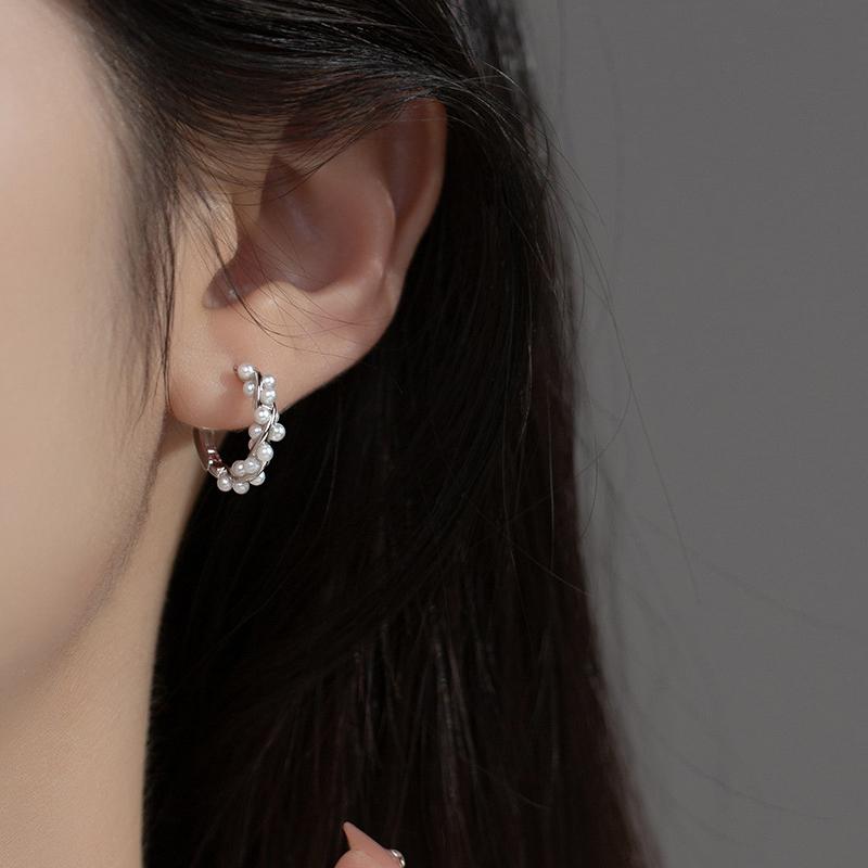 Moidan 925 Silver Charm Twine Pearl Hoop Earrings Trendy Gold Color Ear buckle For Women Wedding Fine Jewelry Gifts срібний
Moidan 925 Silver Charm Twine Pearl Hoop Earrings Trendy Gold Color Ear buckle For Women Wedding Fine Jewelry Gifts срібний