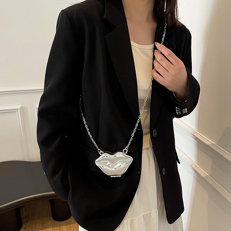 Trendy cool cute little lips acrylic mini ladies chain small square bag exquisite fashion shoulder messenger bag . срібний
Trendy cool cute little lips acrylic mini ladies chain small square bag exquisite fashion shoulder messenger bag . срібний