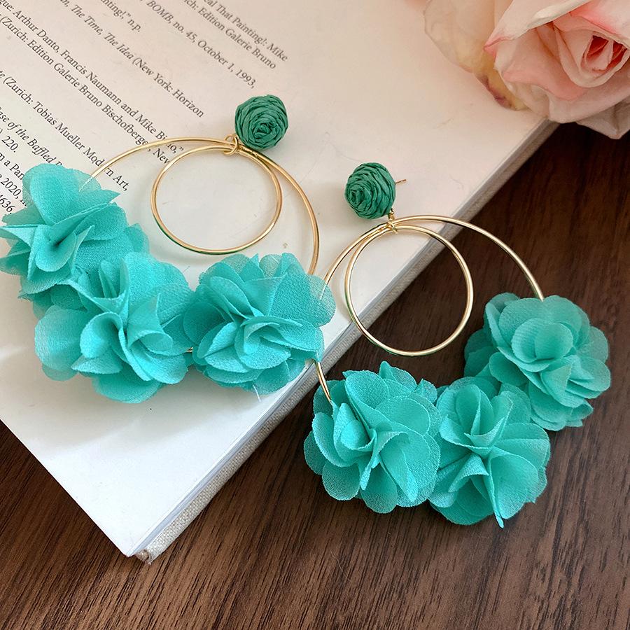 Silver needle raffia chiffon flower pendant earrings holiday style fresh and sweet stud earrings niche high-end earrings
Silver needle raffia chiffon flower pendant earrings holiday style fresh and sweet stud earrings niche high-end earrings