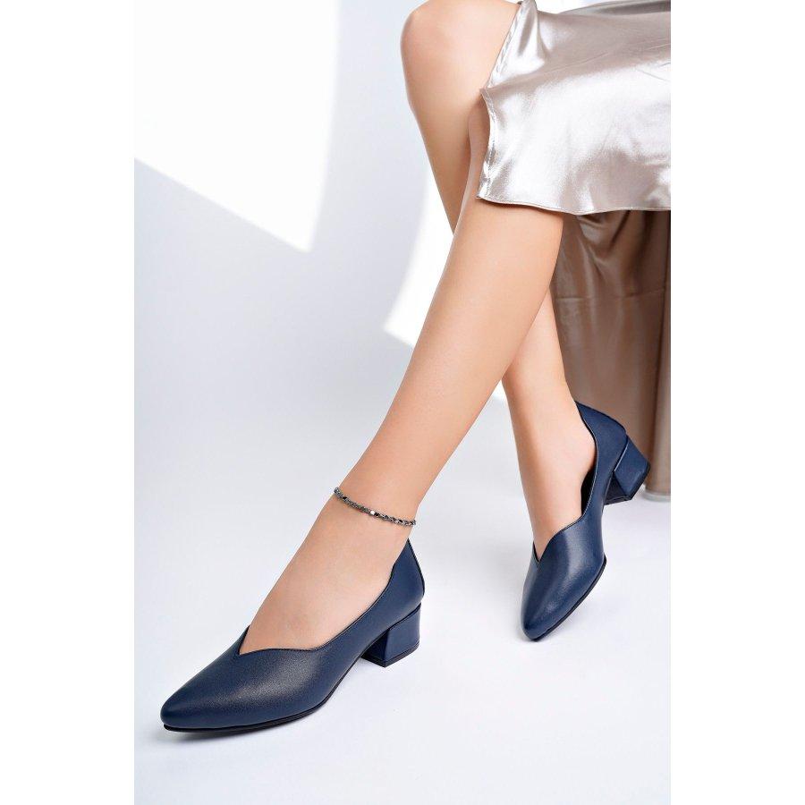 Women s Genuine Leather Low Chunky Heeled Classic Shoes 34 
Women s Genuine Leather Low Chunky Heeled Classic Shoes 34