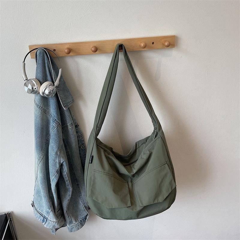 New Spring Korean Style Hobo Bags Women Comfortable and Versatile Texture Crossbody Bags Large Capacity Simple Storage Bags зелёный
New Spring Korean Style Hobo Bags Women Comfortable and Versatile Texture Crossbody Bags Large Capacity Simple Storage Bags зелёный