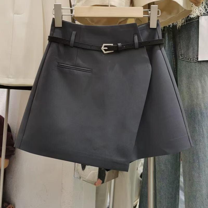 Women s 2024 Spring/Autumn A-Line Half Skirt Shorts: Irregular, Loose, Wide-Leg with Slimming Front Skirt & Back Pants Style L
Women s 2024 Spring/Autumn A-Line Half Skirt Shorts: Irregular, Loose, Wide-Leg with Slimming Front Skirt & Back Pants Style L