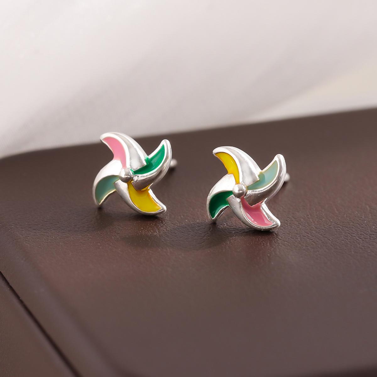 Fashiona Simple Compact 925 Sterling Silver Jewelry Colorful Windmill Temperament Sweet Stud Earrings E051 серебряный
Fashiona Simple Compact 925 Sterling Silver Jewelry Colorful Windmill Temperament Sweet Stud Earrings E051 серебряный