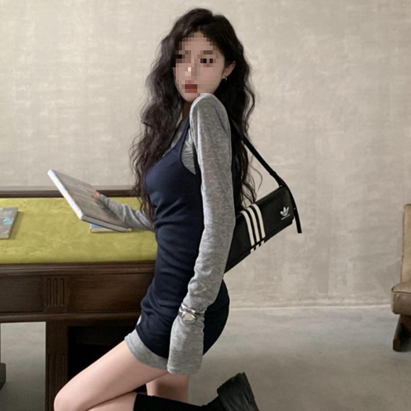 2024 Grey Slim Fit Micro-Transparent Long Sleeve Top with Padded Shoulders for Women S
2024 Grey Slim Fit Micro-Transparent Long Sleeve Top with Padded Shoulders for Women S