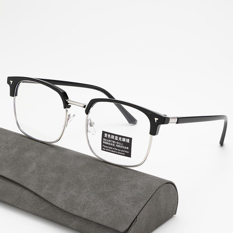 Мужские ретро очки с полуободковой оправой, блокирующие синий свет, с серой линией бровей и большой оправой для женщин.
Мужские ретро очки с полуободковой оправой, блокирующие синий свет, с серой линией бровей и большой оправой для женщин.